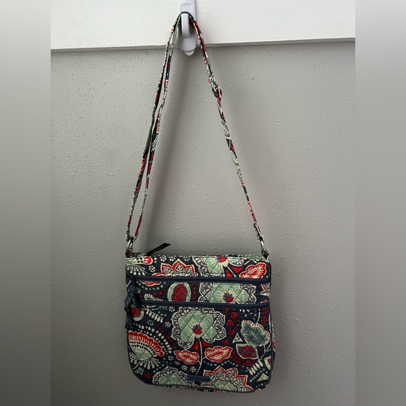 Vera Bradley Nomadic Floral Triple Zip Hipster Quilted Bag - Picture 2 of 11